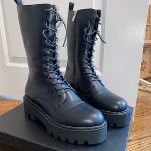Military boots / combat boots
